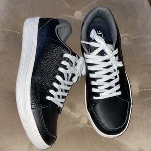 An original penguin sneakers ❤️